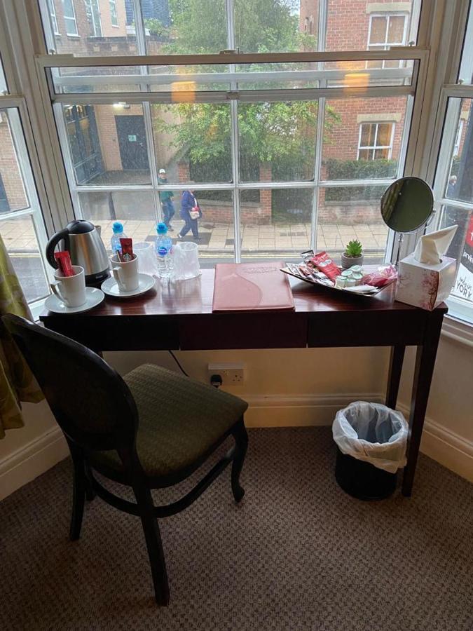 Gillygate Bar And Rooms York Buitenkant foto